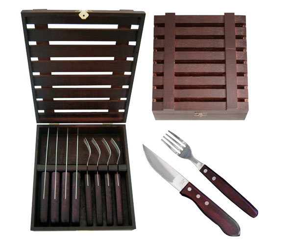 8 Piece Wooded Fork And Steak Knife Set